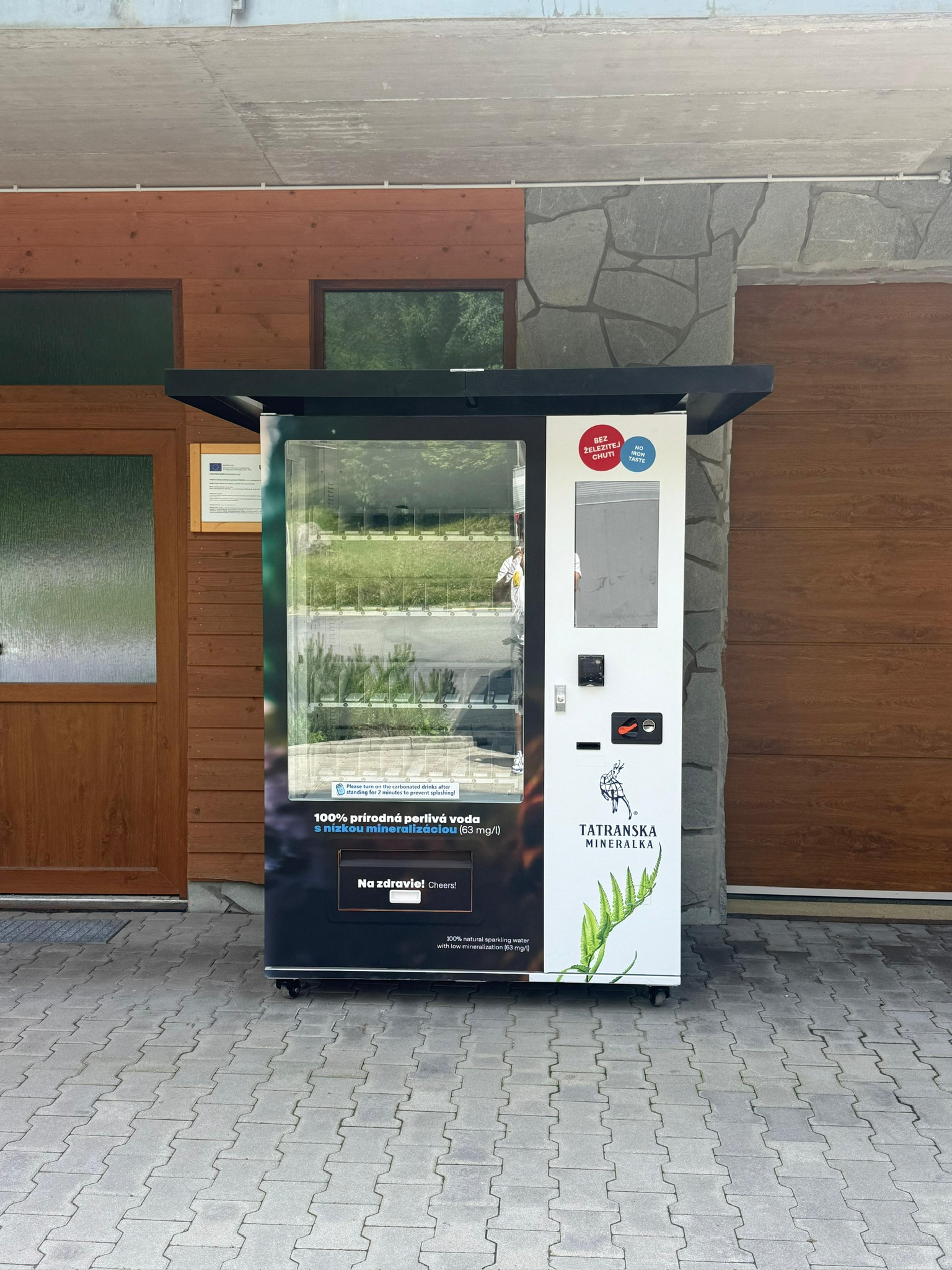 PRODEJNI-AUTOMAT-NA-MINERALNIVODU-CENTRUMO5